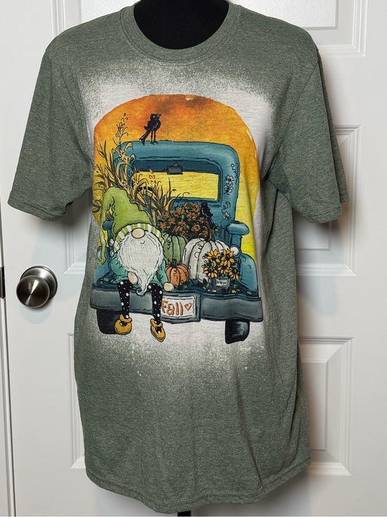Gildan Tops - Gildan Softstyle Fall Gnome Graphic T-Shirt | Olive Green | Size Medium
